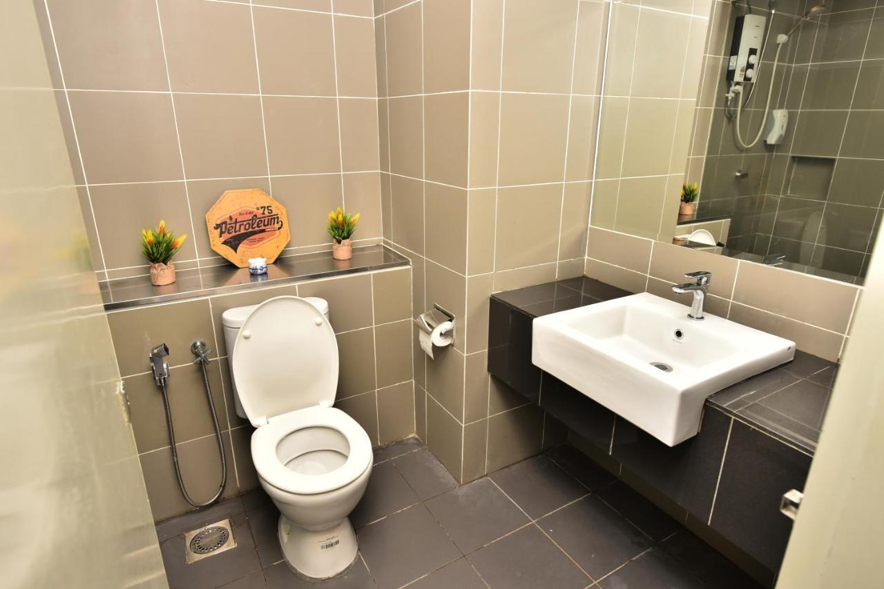 H&F Homestay The Two Owls Nest Aeropod Sovo Studio Room - 2 Queen Bed - Near Airport - Free Parking Kota Kinabalu Exterior foto